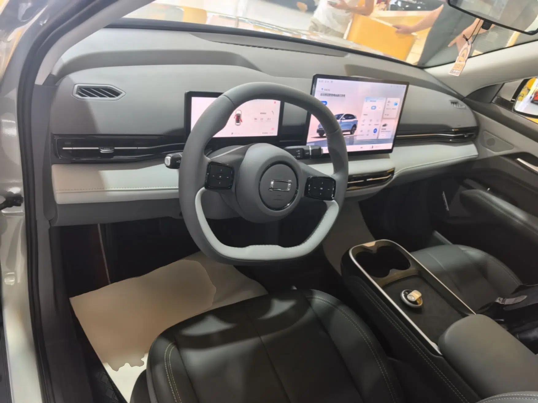 Bestune Yueyi 03 2025 565km Enjoy Edition — миниатюра 12