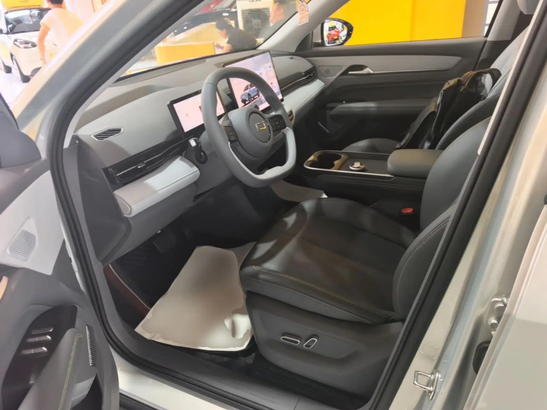 Bestune Yueyi 03 2025 565km Enjoy Edition — миниатюра 17