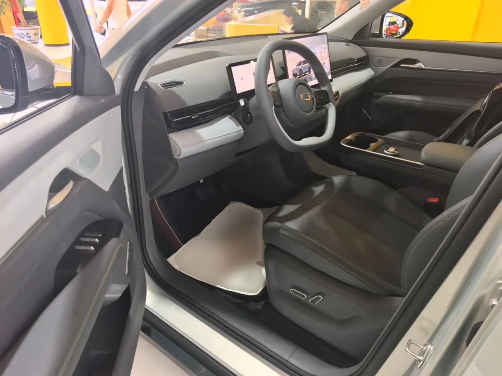 Bestune Yueyi 03 2025 565km Enjoy Edition — миниатюра 18