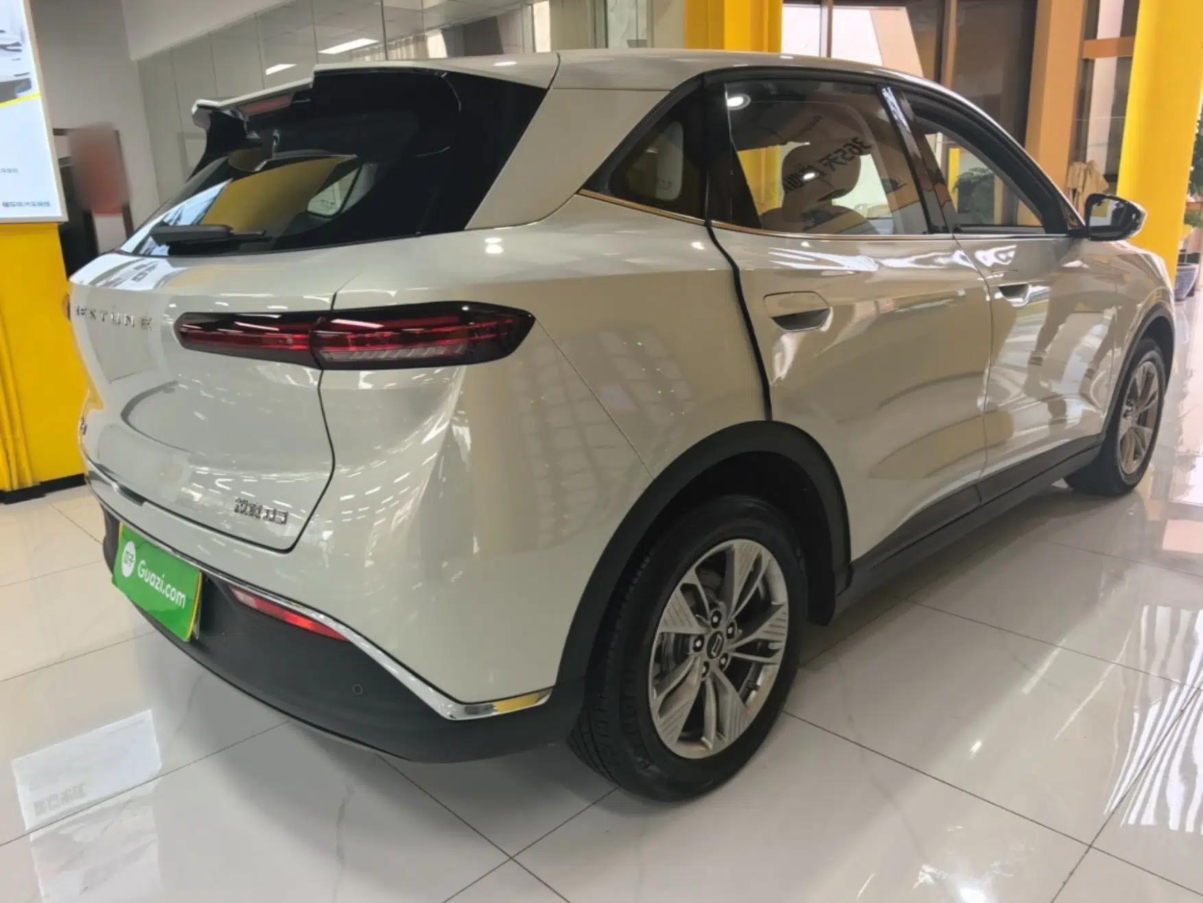 Bestune Yueyi 03 2025 565km Enjoy Edition — миниатюра 6