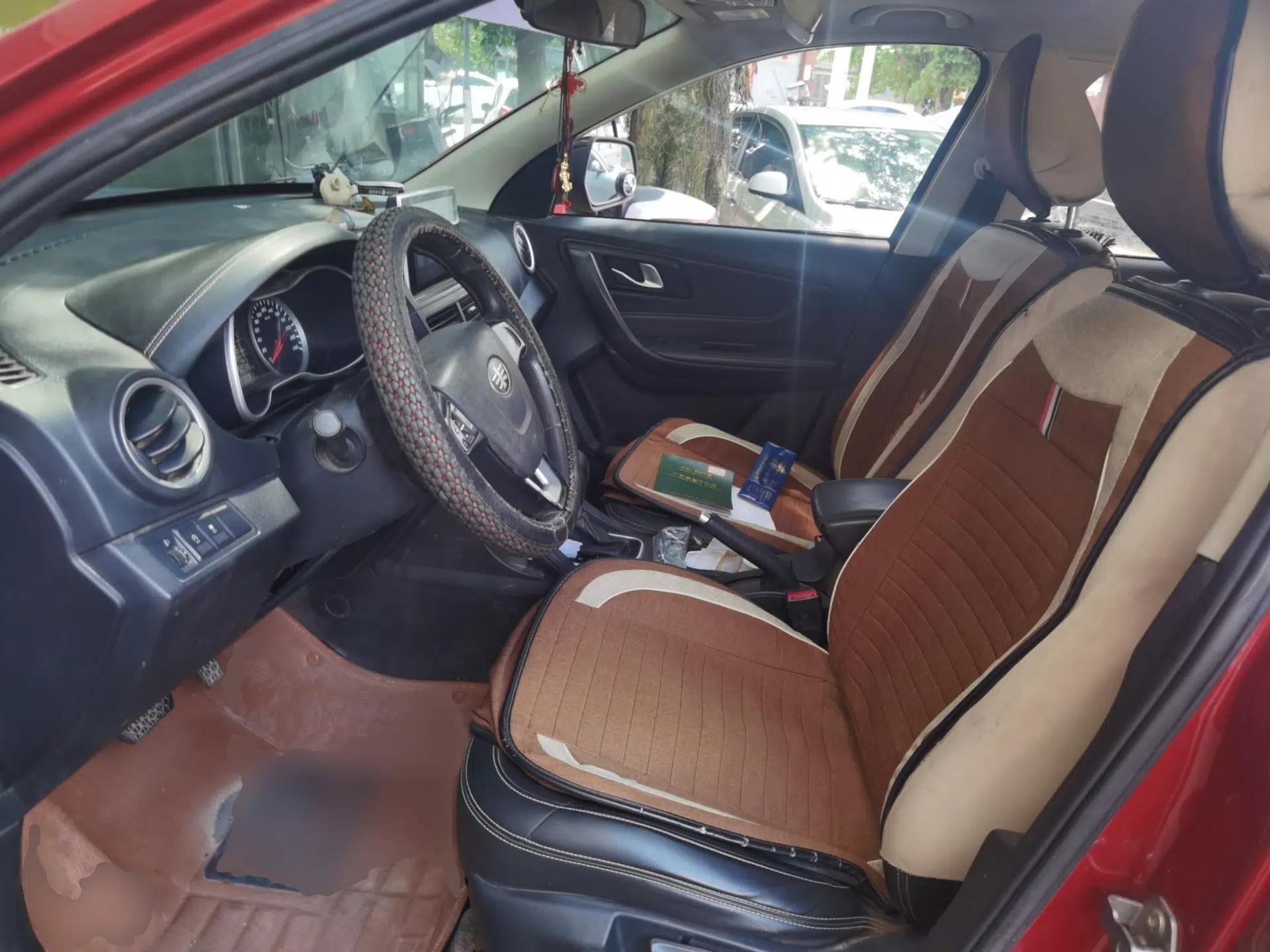Bestune X40 2017 1.6L Automatic Luxury Model — миниатюра 15