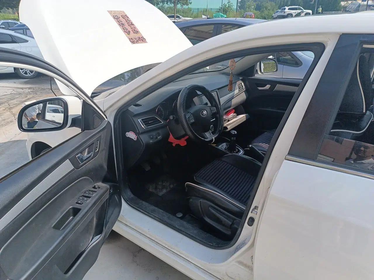 Bestune B30 2017 1.6L Manual Luxury Edition — миниатюра 16