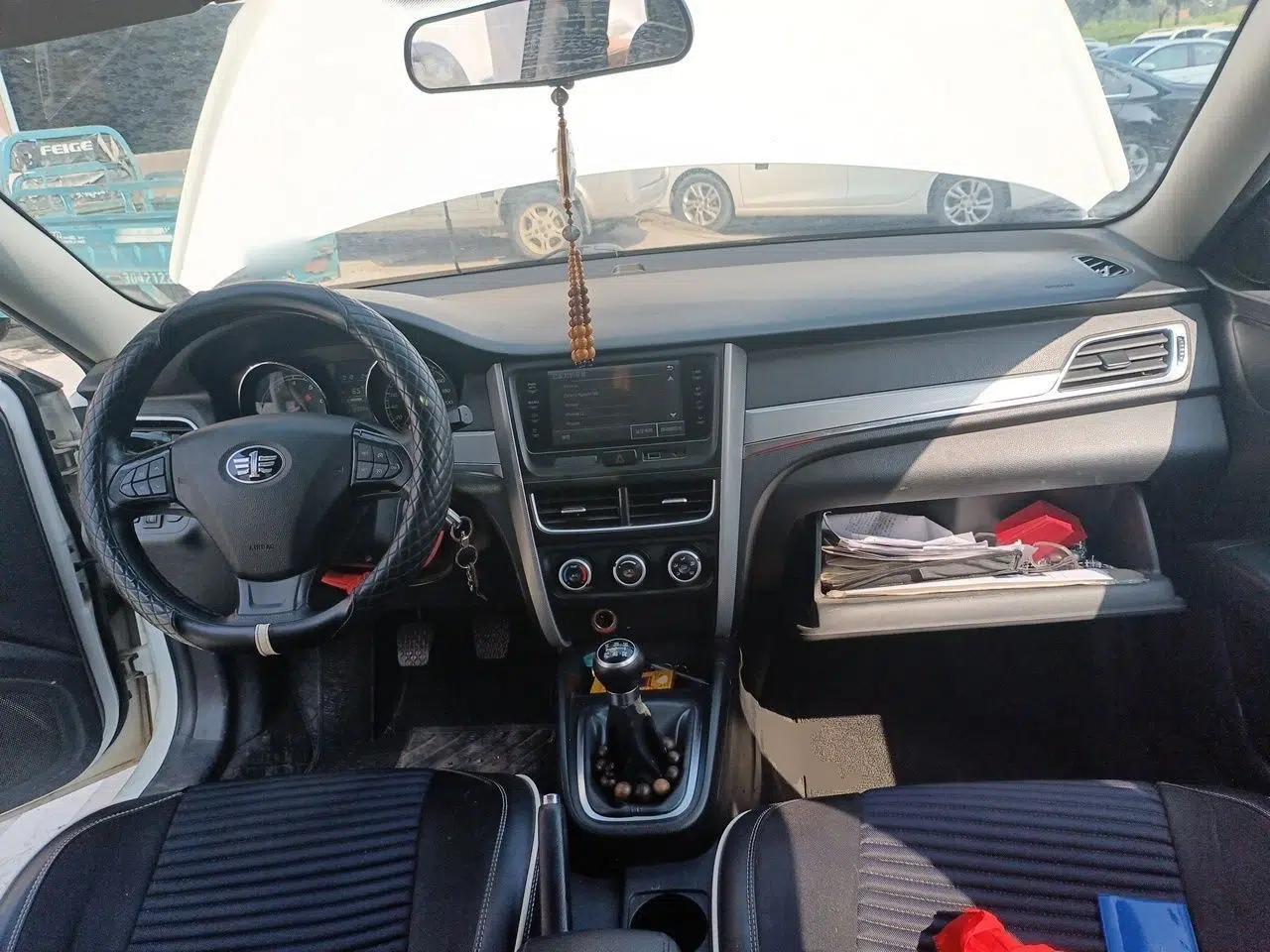 Bestune B30 2017 1.6L Manual Luxury Edition — миниатюра 9