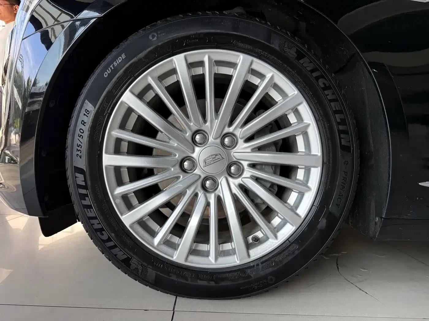 2019 Cadillac CT6 28T Luxury — миниатюра 17