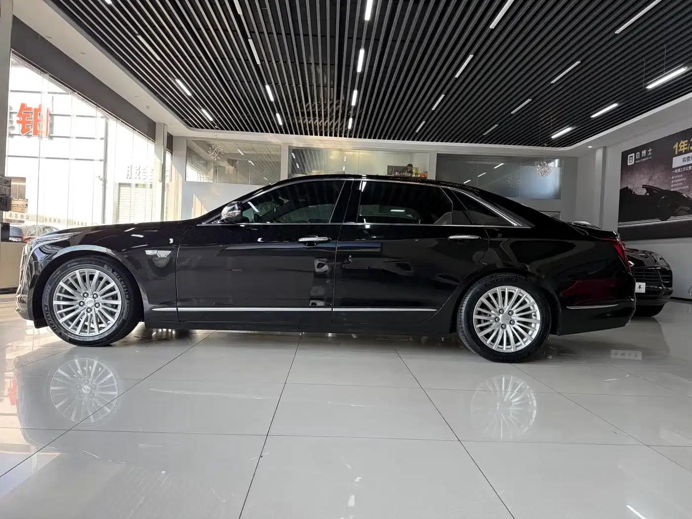 2019 Cadillac CT6 28T Luxury — миниатюра 4