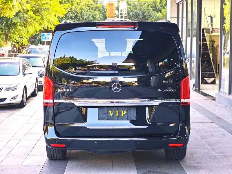Mercedes-Benz V-Class 2017 V 260 Premium Edition — миниатюра 4