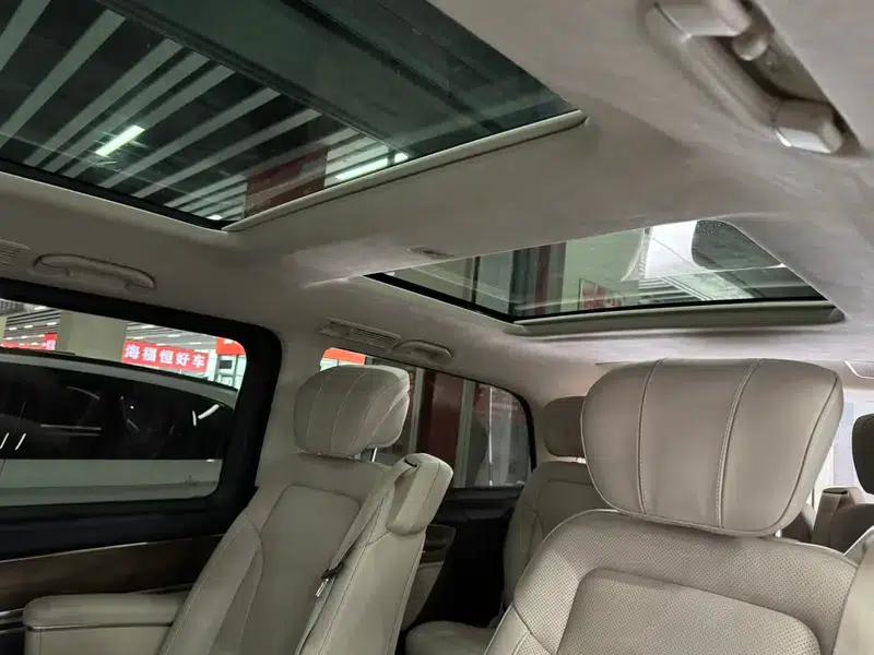 Mercedes-Benz V-Class 2022 V 260 L Long Wheelbase Luxury Edition — миниатюра 13
