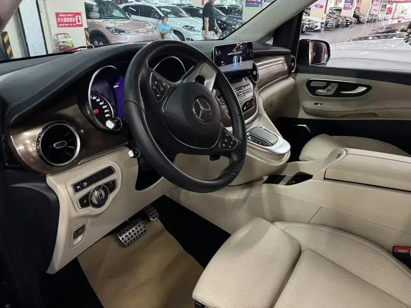 Mercedes-Benz V-Class 2022 V 260 L Long Wheelbase Luxury Edition — миниатюра 16