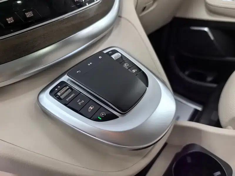 Mercedes-Benz V-Class 2022 V 260 Premium Edition — миниатюра 6