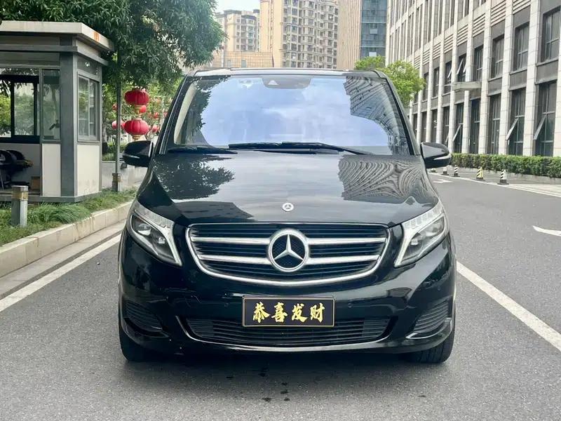 Mercedes-Benz V-Class 2017 V 260 Navigator Edition — миниатюра 2