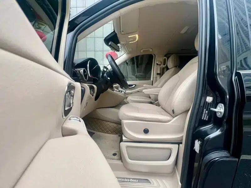 Mercedes-Benz V-Class 2017 V 260 Navigator Edition — миниатюра 19