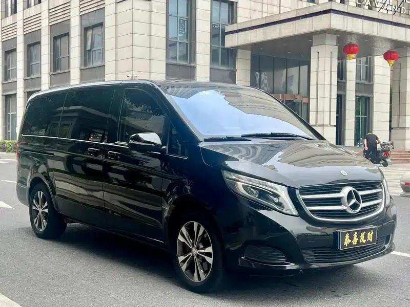 Mercedes-Benz V-Class 2017 V 260 Navigator Edition — миниатюра 3