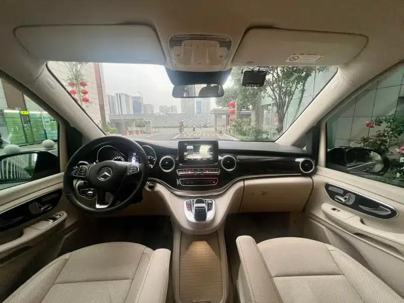 Mercedes-Benz V-Class 2017 V 260 Navigator Edition — миниатюра 10
