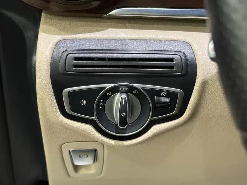 Mercedes-Benz V-Class 2021 V 260 Navigator Edition — миниатюра 16