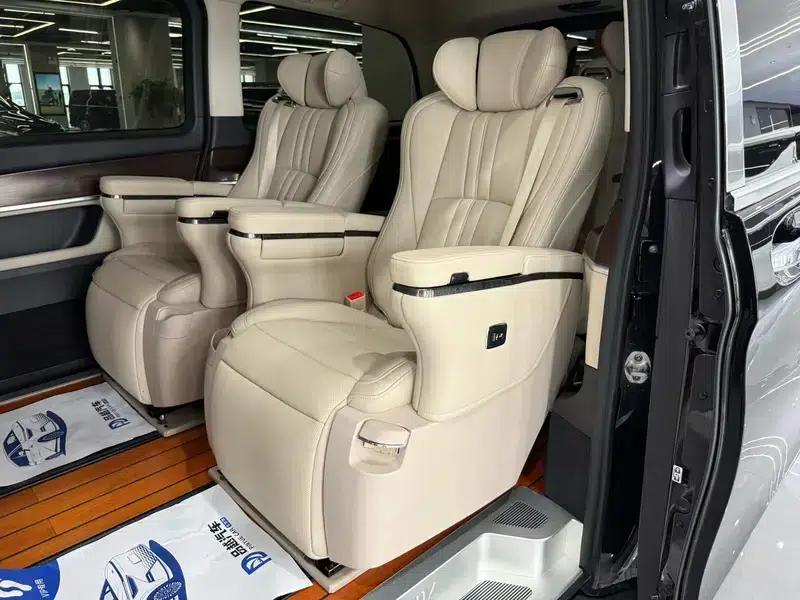 Mercedes-Benz V-Class 2021 V 260 Navigator Edition — миниатюра 19