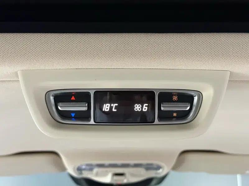 Mercedes-Benz V-Class 2021 V 260 Navigator Edition — миниатюра 9