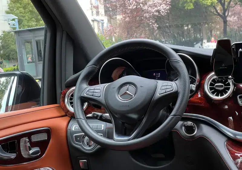 Mercedes-Benz V-Class 2022 V 260 L Long Wheelbase Luxury Edition — миниатюра 11
