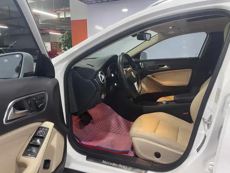 2015 Mercedes-Benz GLA 220 4MATIC Luxury — миниатюра 8