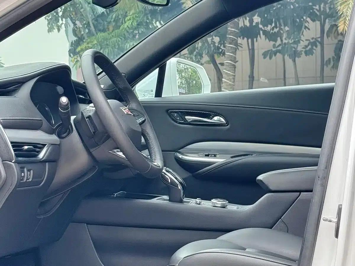 Cadillac XT4 2020 28T Two-Wheel Drive Premium Edition — миниатюра 11