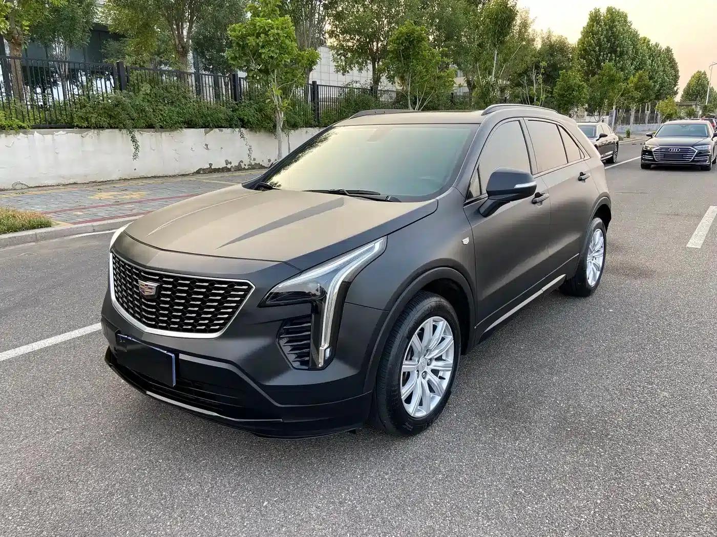 2018 Cadillac XT4 28T 2WD Luxury Sport — миниатюра 1