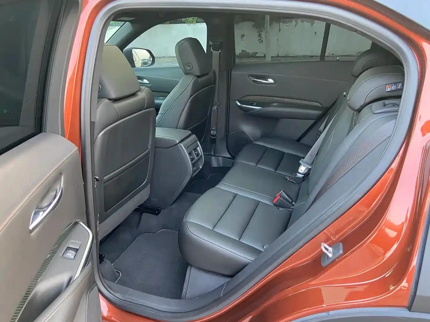 2018 Cadillac XT4 28T 2WD Luxury Sport — миниатюра 9