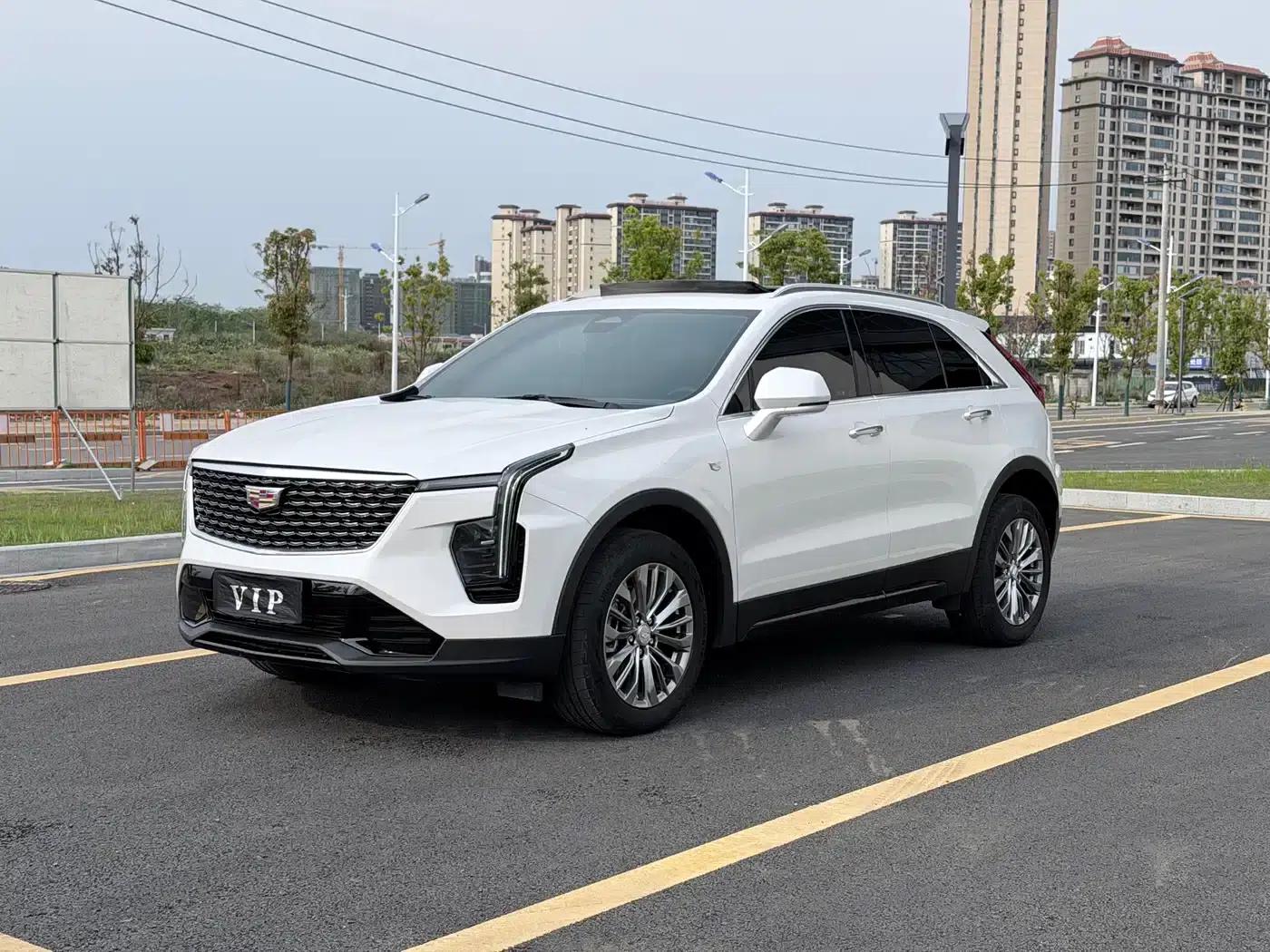 2024 Cadillac XT4 Facelift 28T Two-Wheel Drive Luxury — миниатюра 1