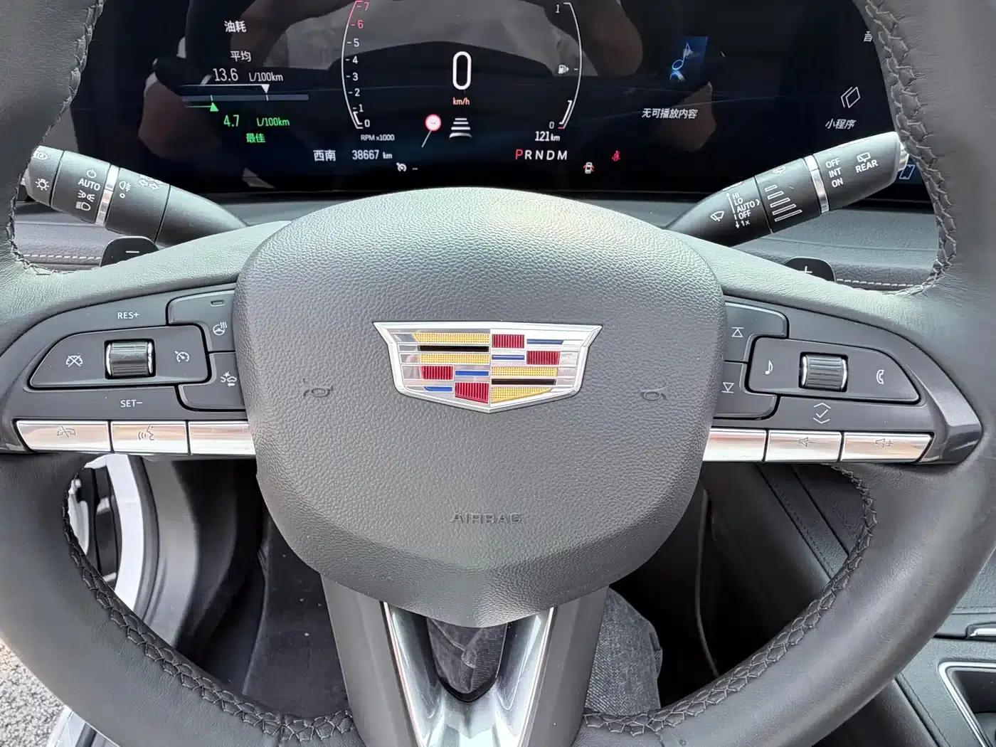2024 Cadillac XT4 Facelift 28T Two-Wheel Drive Luxury — миниатюра 11