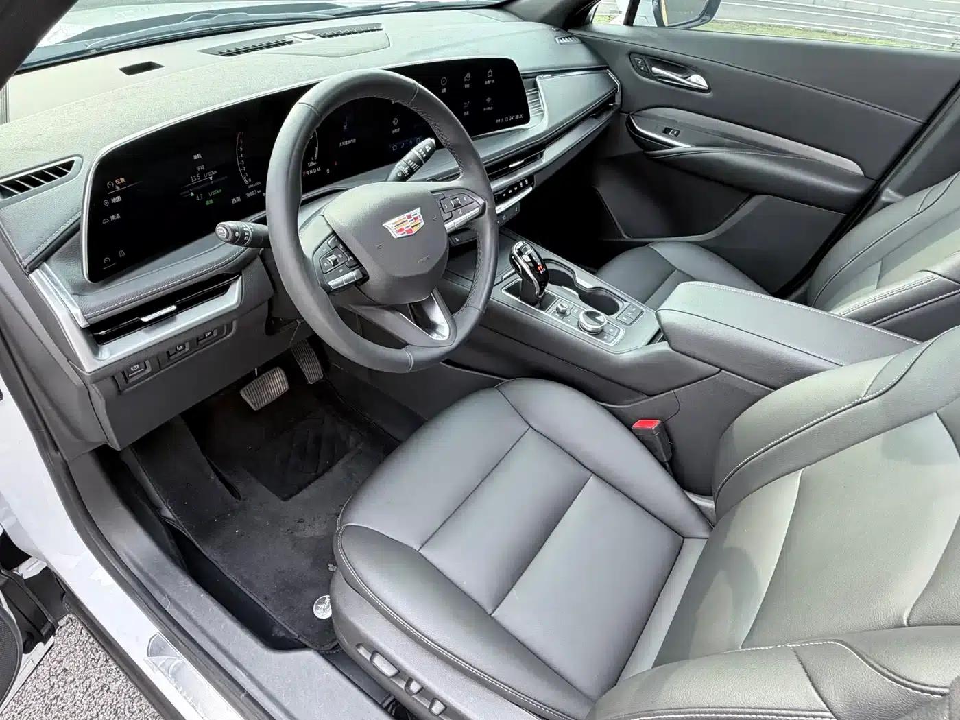 2024 Cadillac XT4 Facelift 28T Two-Wheel Drive Luxury — миниатюра 6