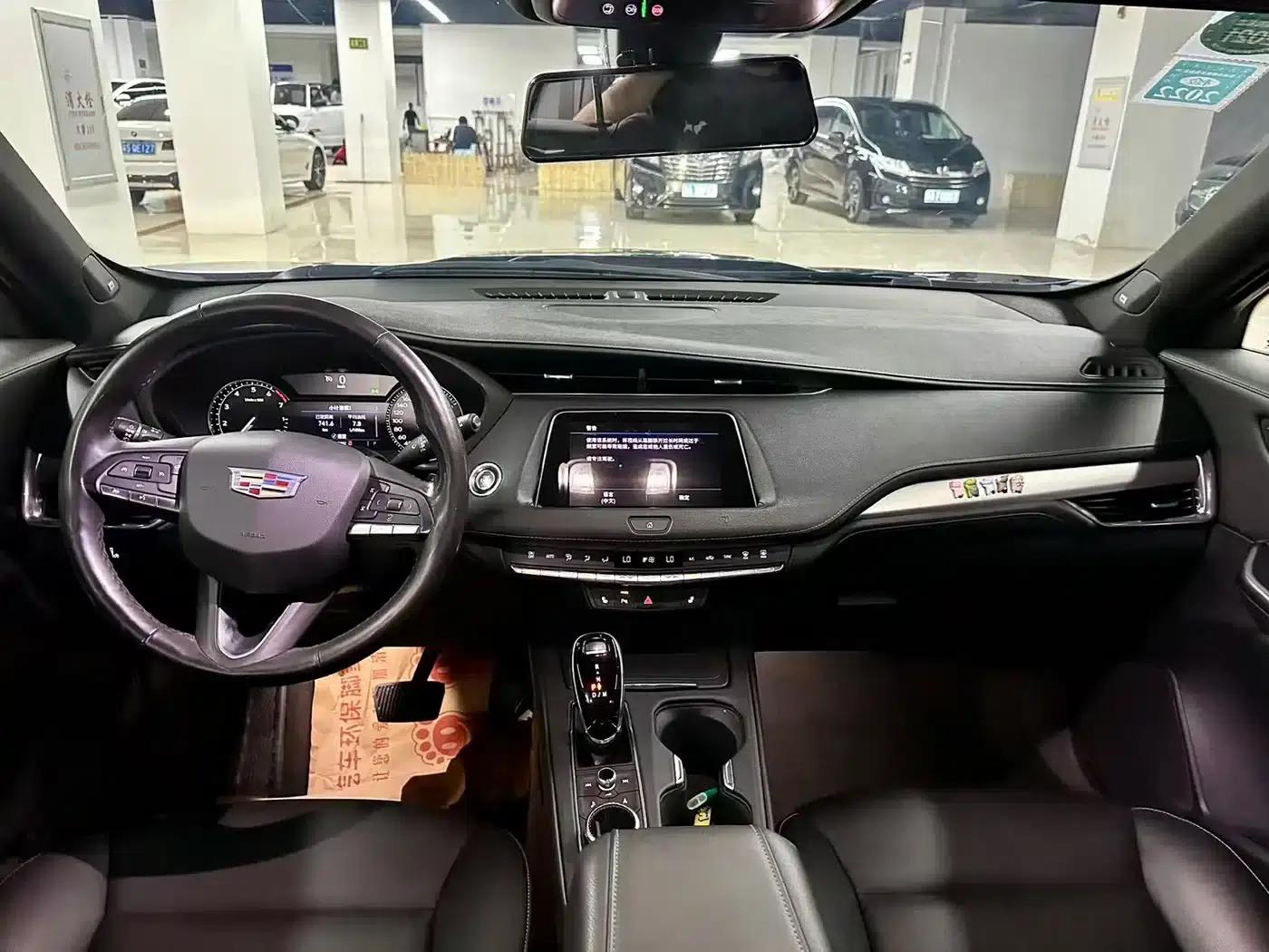 Cadillac XT4 2020 28T Two-Wheel Drive Premium Edition — миниатюра 8