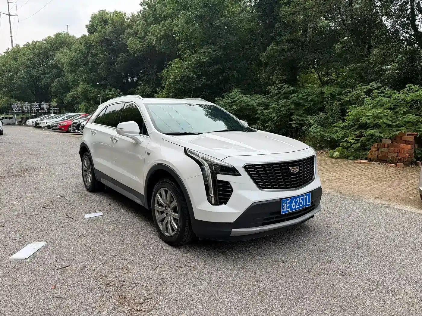 2018 Cadillac XT4 28T 2WD Luxury — миниатюра 3
