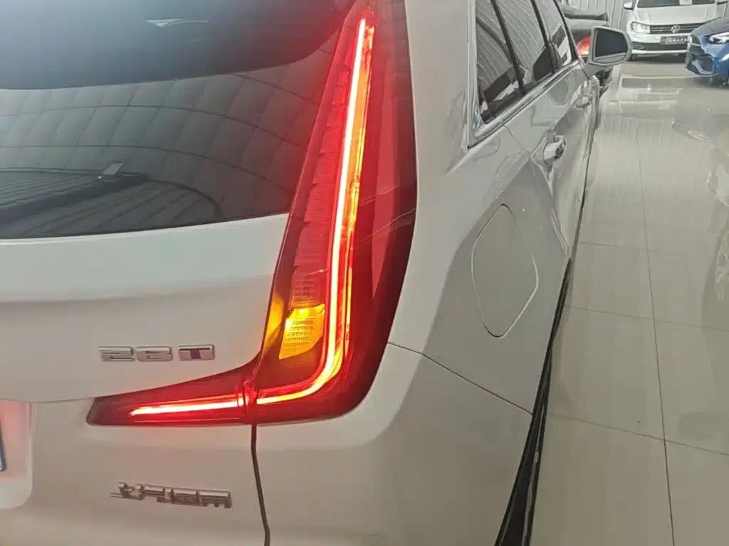 Cadillac XT4 2022 28T 2WD Fashion Edition — миниатюра 8