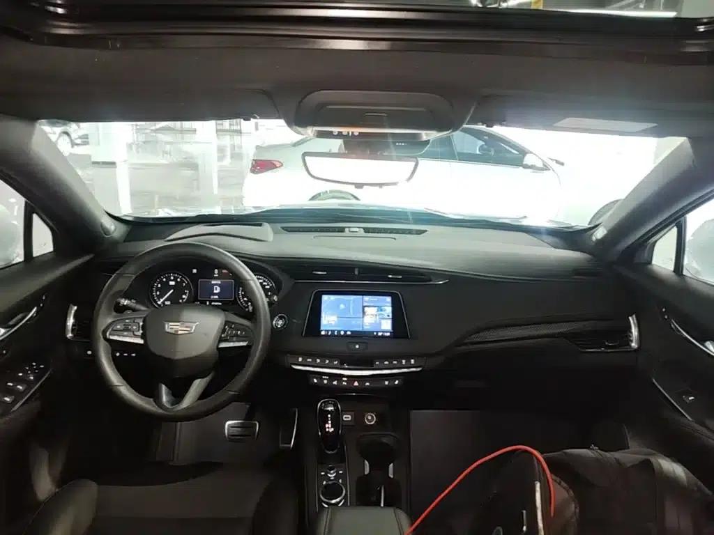 Cadillac XT4 2022 28T AWD Platinum — миниатюра 10