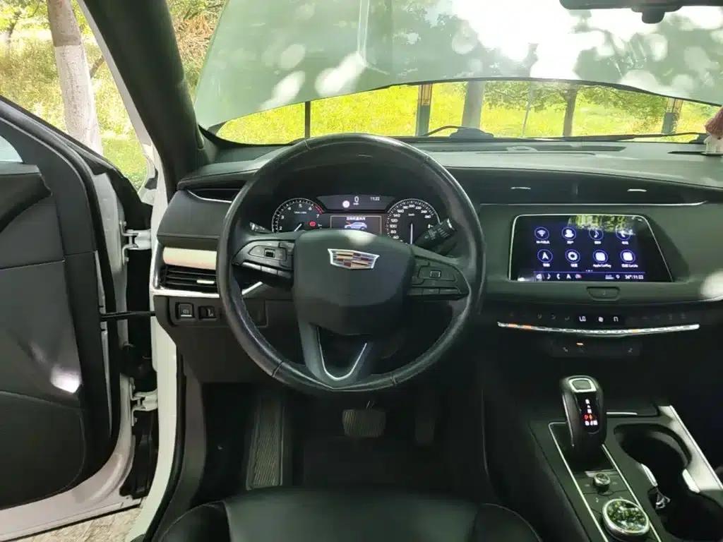2018 Cadillac XT4 28T Two-Wheel Drive Premium Edition — миниатюра 11