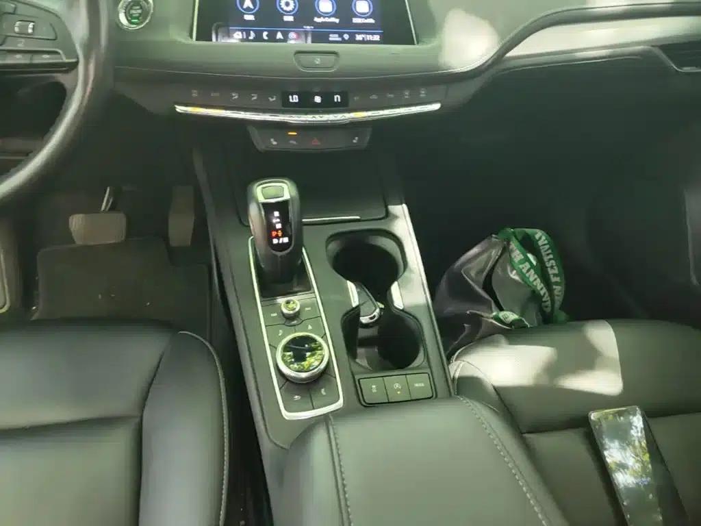 2018 Cadillac XT4 28T Two-Wheel Drive Premium Edition — миниатюра 14