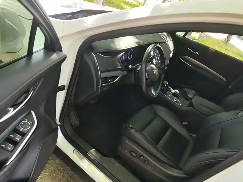 2018 Cadillac XT4 28T Two-Wheel Drive Premium Edition — миниатюра 16