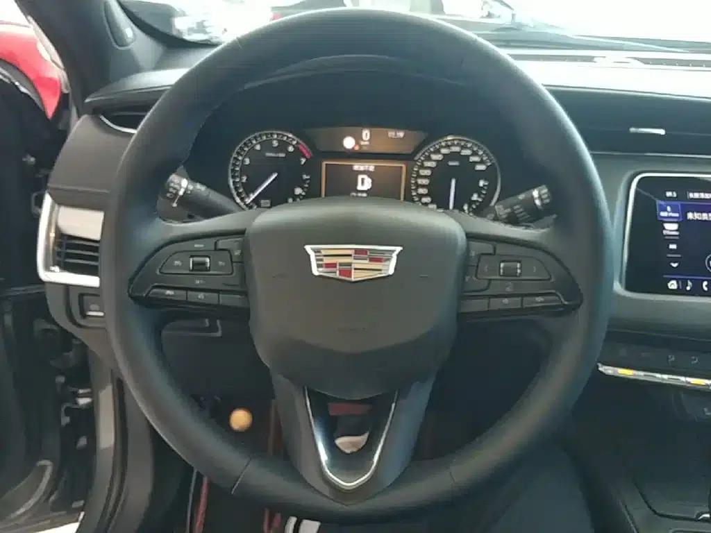 2018 Cadillac XT4 28T Two-Wheel Drive Premium Edition — миниатюра 11