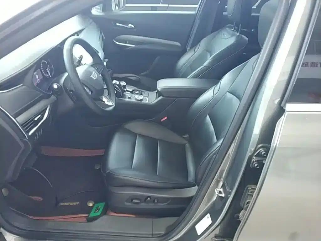 2018 Cadillac XT4 28T Two-Wheel Drive Premium Edition — миниатюра 15