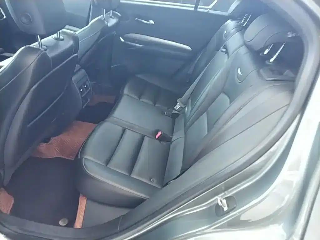 2018 Cadillac XT4 28T Two-Wheel Drive Premium Edition — миниатюра 17