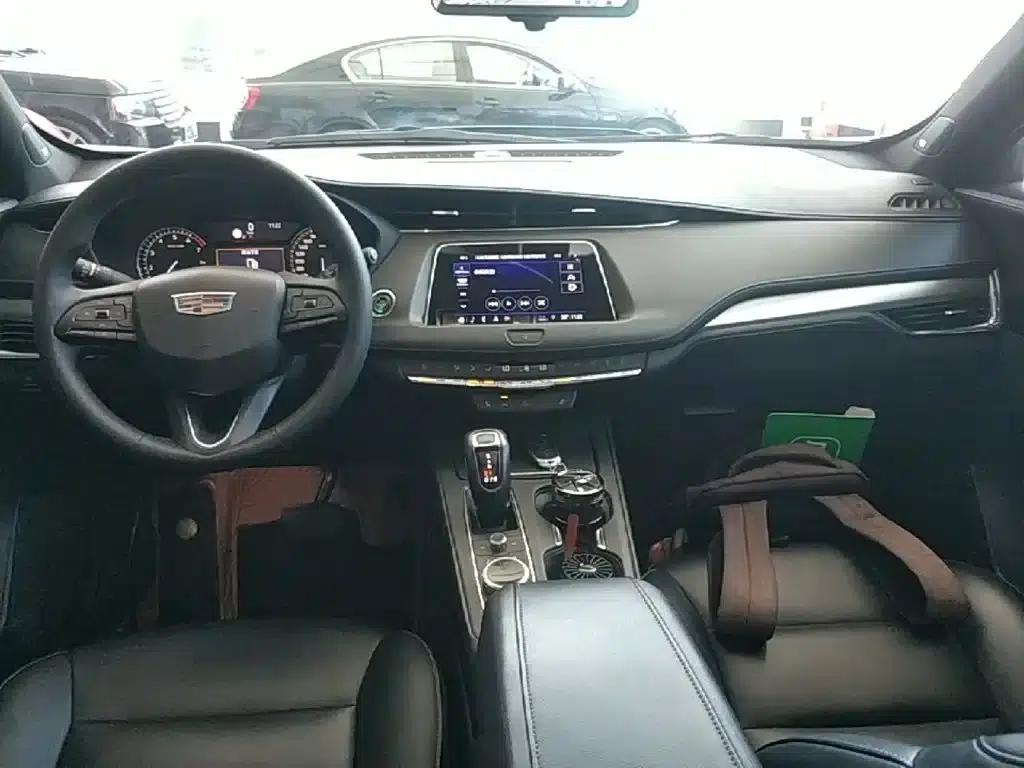 2018 Cadillac XT4 28T Two-Wheel Drive Premium Edition — миниатюра 10