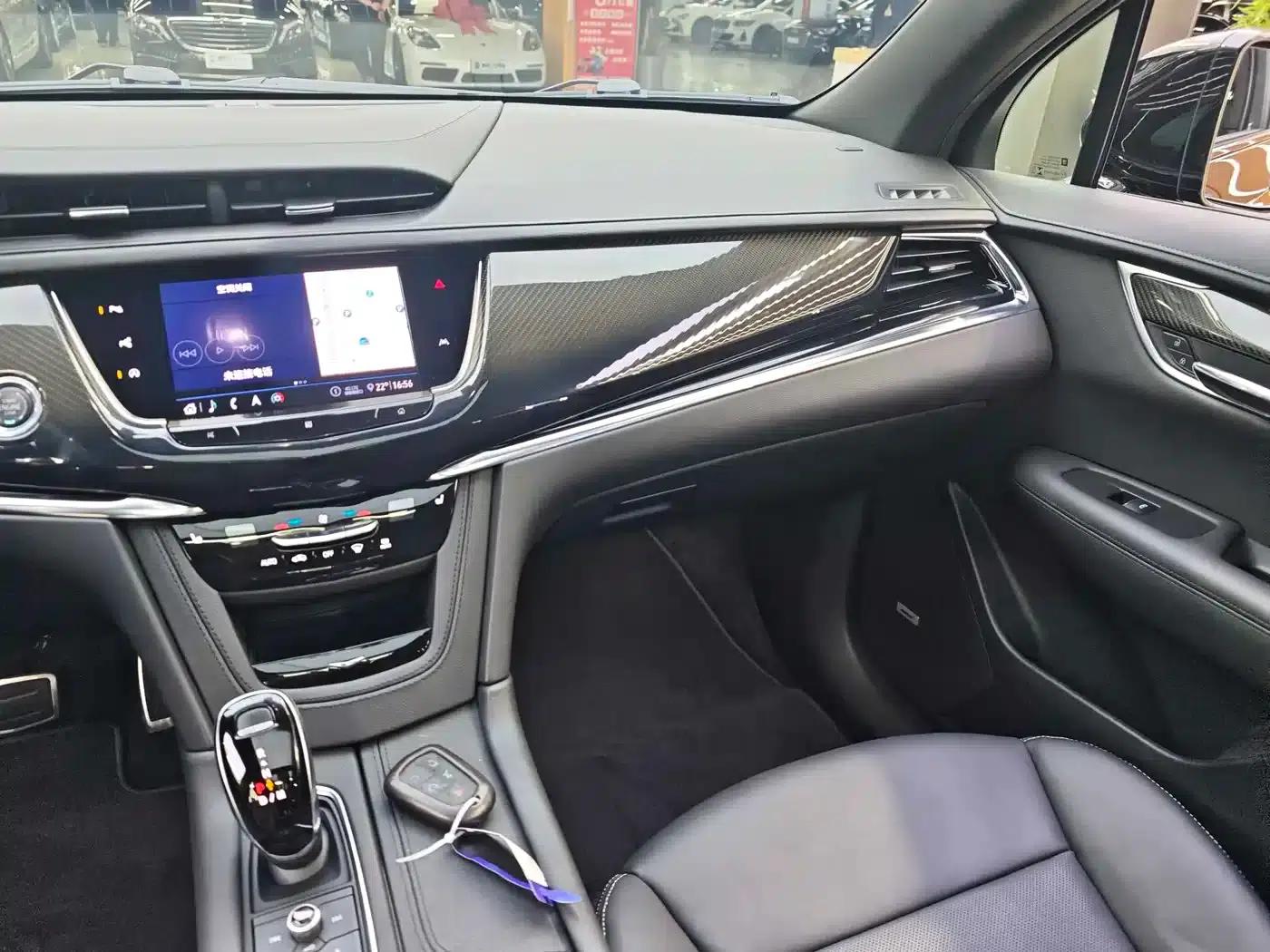 Cadillac XT6 2020 28T 7-Seat AWD Fashion Edition — миниатюра 3