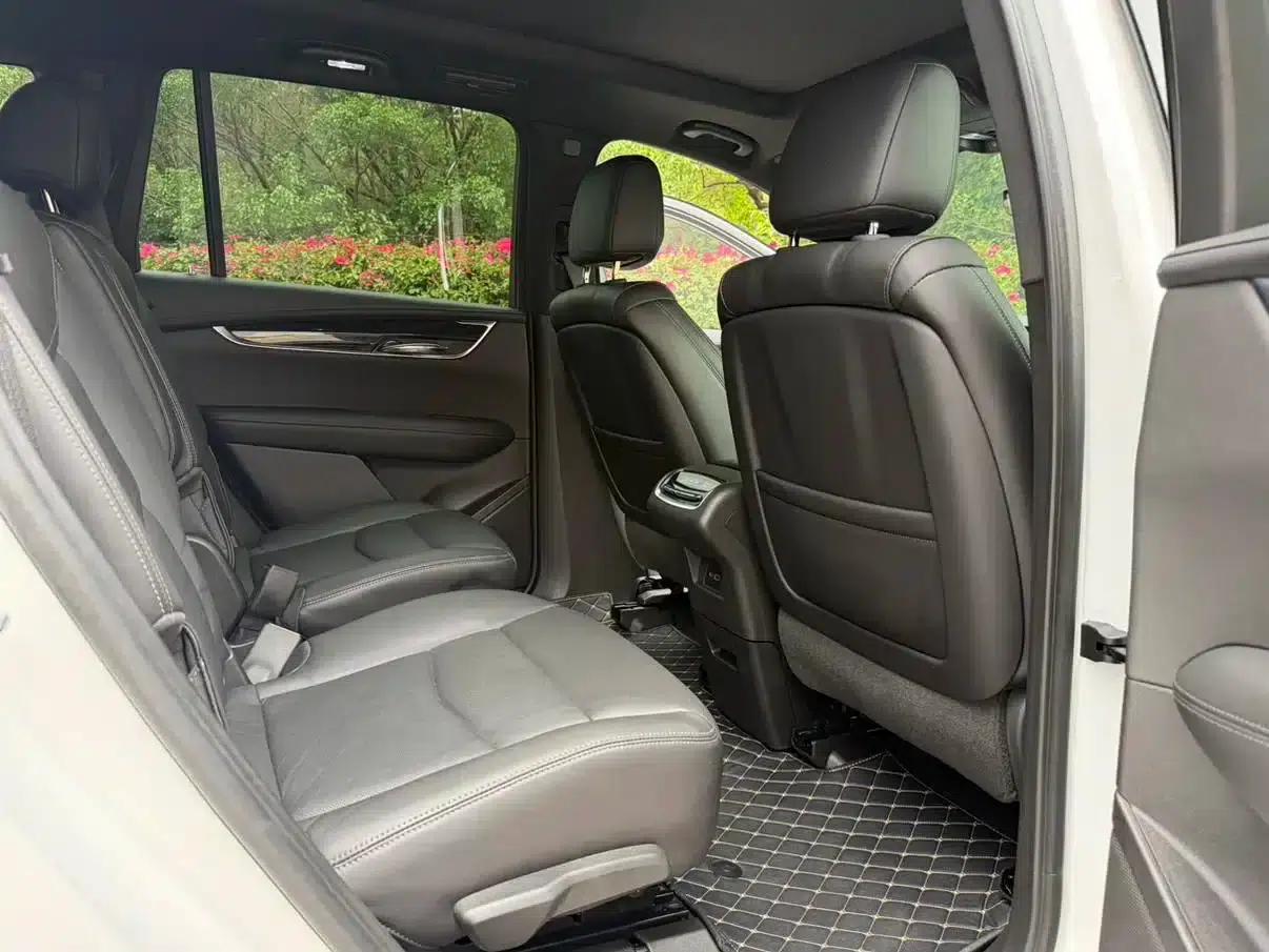 2020 Cadillac XT6 28T Six-Seat AWD Luxury — миниатюра 11