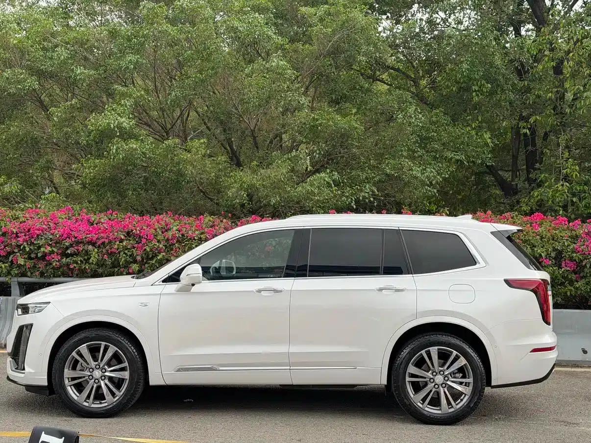2020 Cadillac XT6 28T Six-Seat AWD Luxury — миниатюра 14