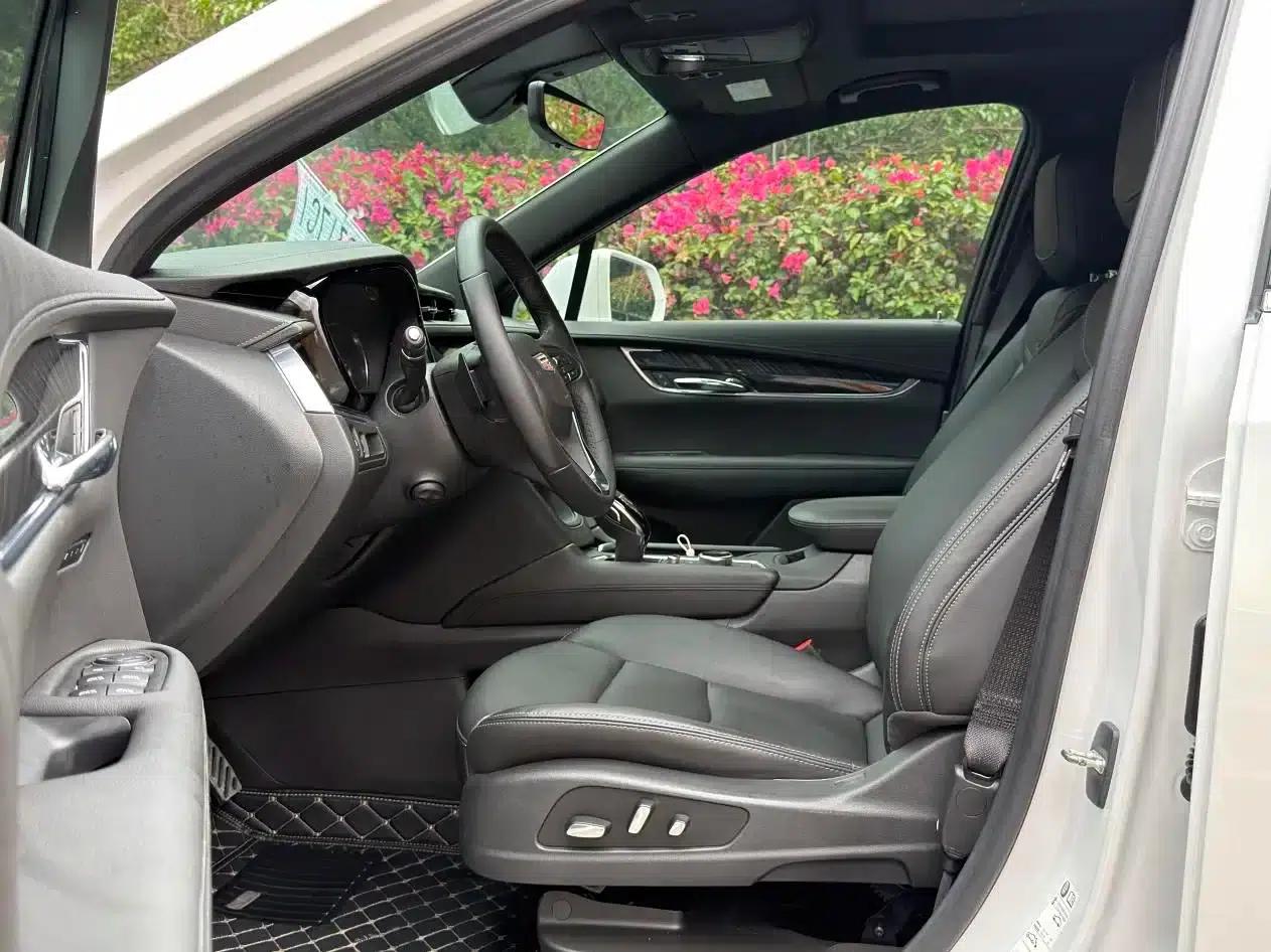 2020 Cadillac XT6 28T Six-Seat AWD Luxury — миниатюра 3