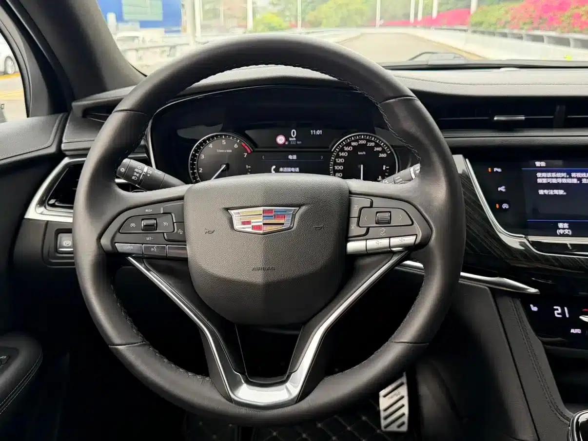 2020 Cadillac XT6 28T Six-Seat AWD Luxury — миниатюра 4