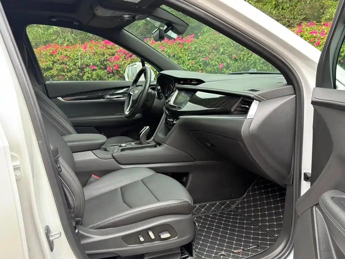 2020 Cadillac XT6 28T Six-Seat AWD Luxury — миниатюра 10