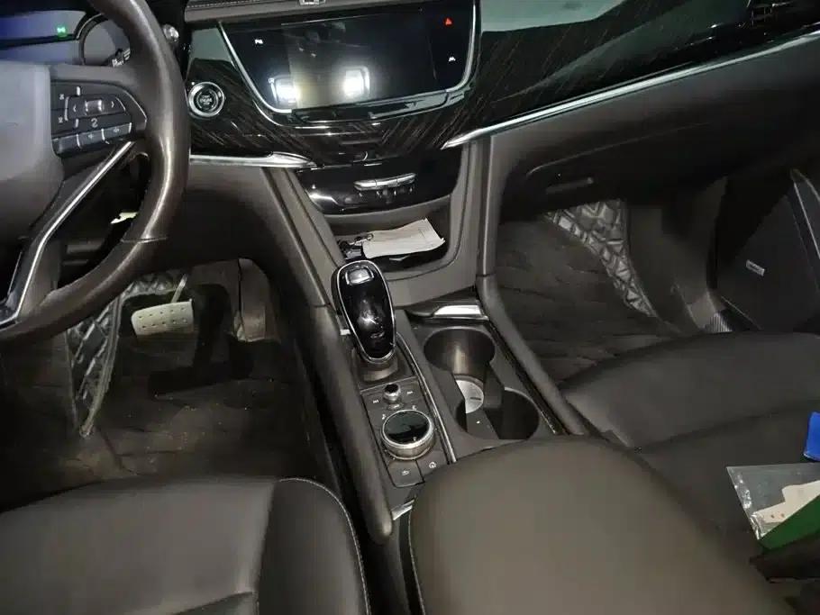Cadillac XT6 2021 2.0T 7-seater AWD Luxury — миниатюра 16