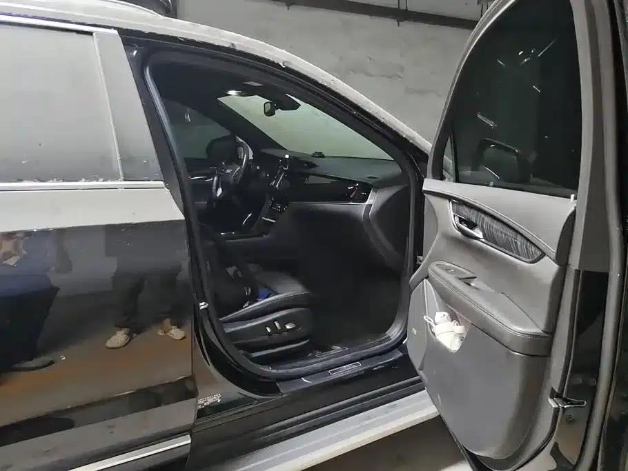 Cadillac XT6 2021 2.0T 7-seater AWD Luxury — миниатюра 8