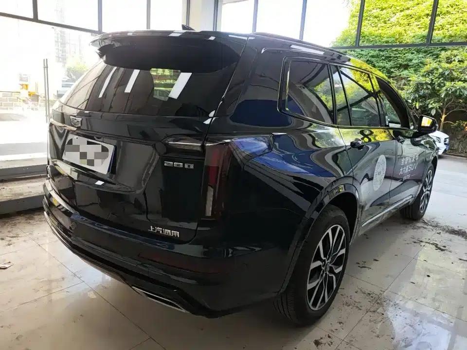 Cadillac XT6 2025 2.0T Six-Seat AWD Platinum Executive Black Label Edition — миниатюра 2