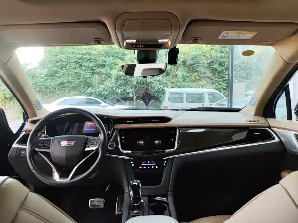 Cadillac XT6 2025 2.0T Six-Seat AWD Platinum Executive Black Label Edition — миниатюра 3