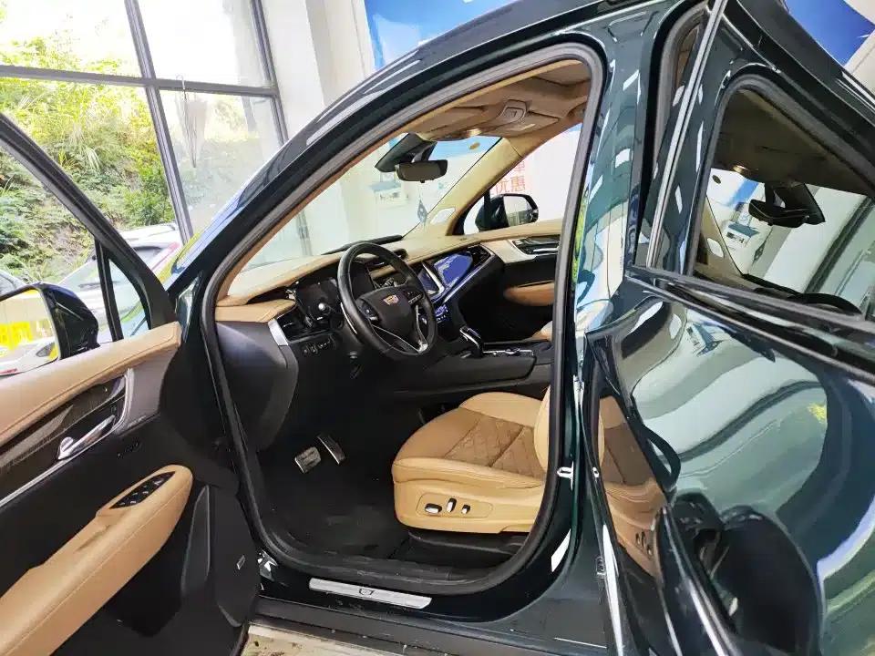 Cadillac XT6 2025 2.0T Six-Seat AWD Platinum Executive Black Label Edition — миниатюра 5